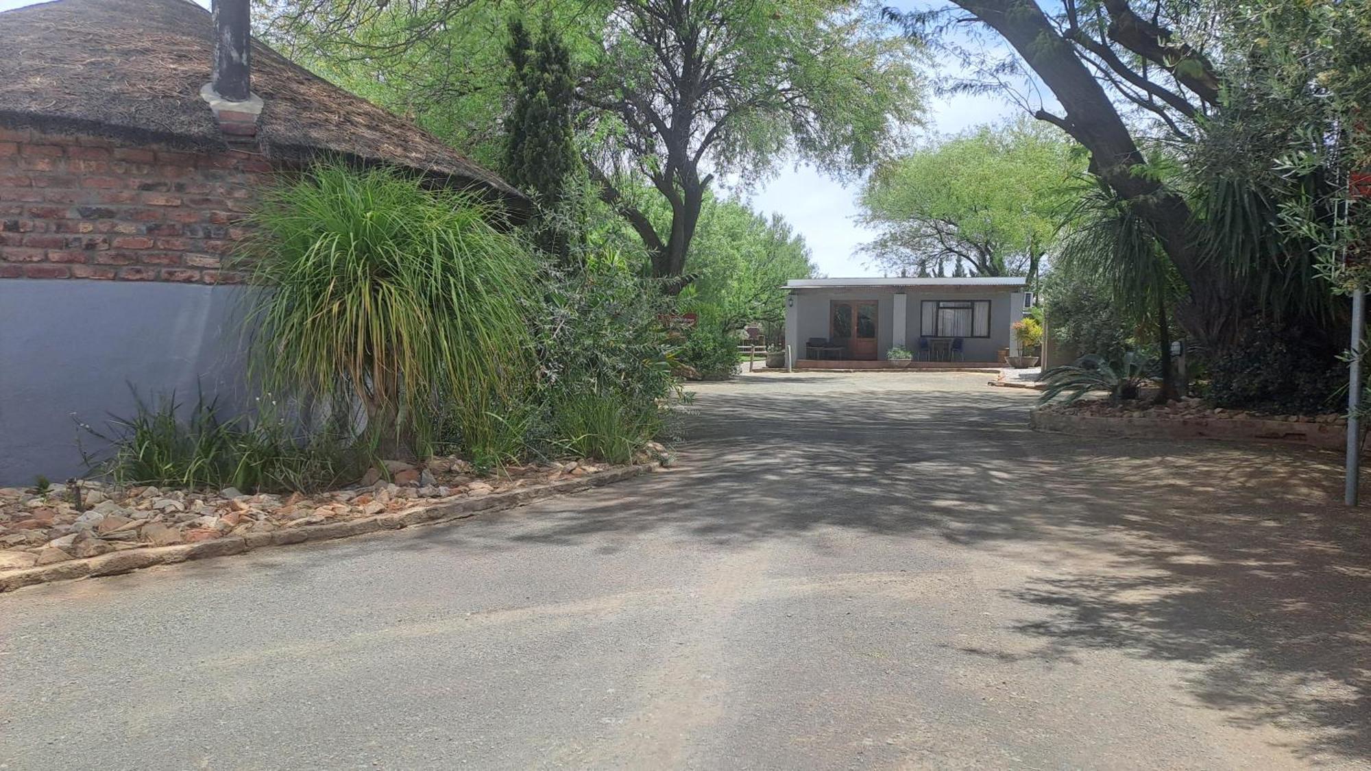 African Dawn B&B Calvinia Экстерьер фото