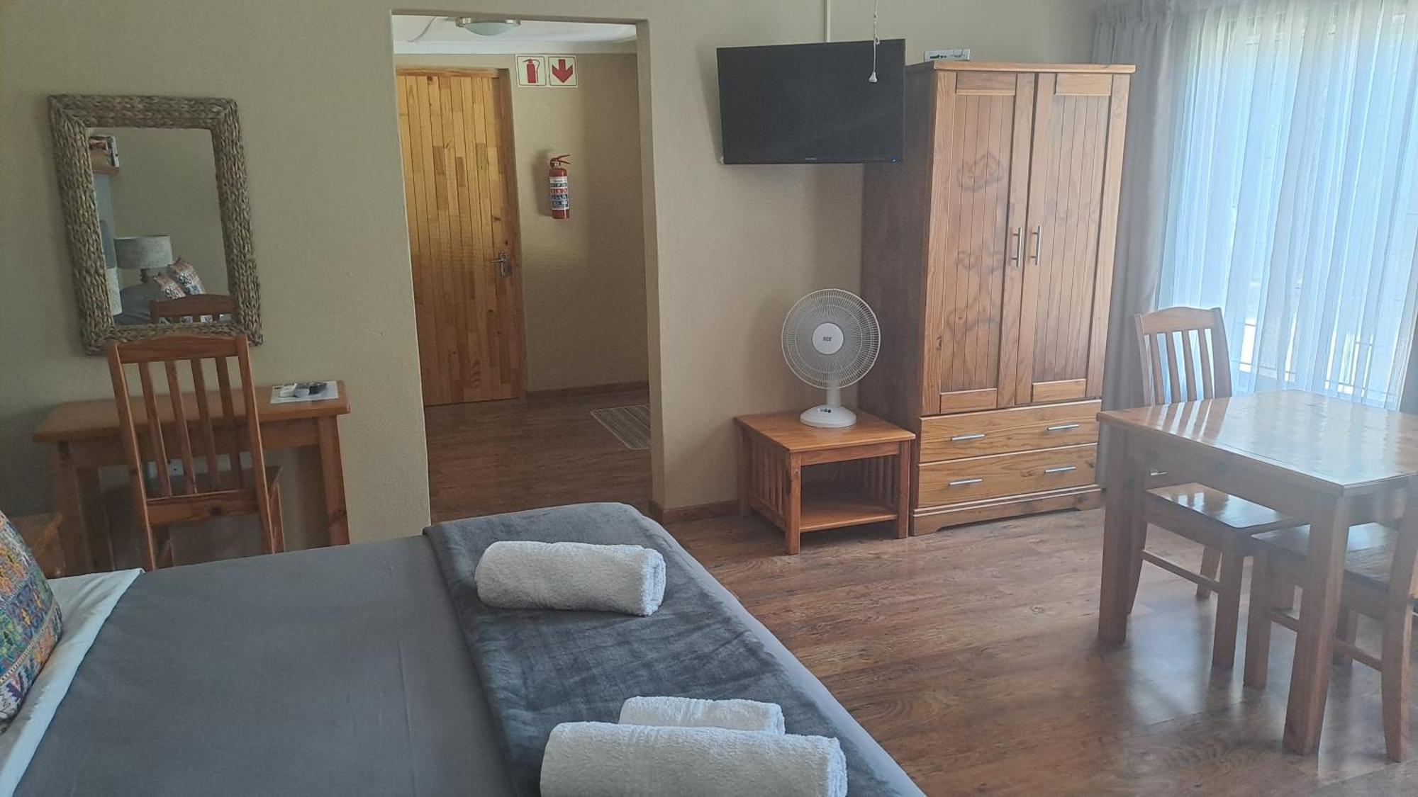 African Dawn B&B Calvinia Экстерьер фото